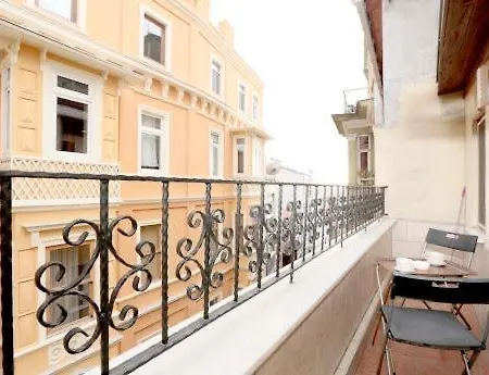 Lägenhetshotell En Suite's Taksim *